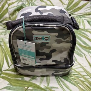 Swig gray camo lunch box
